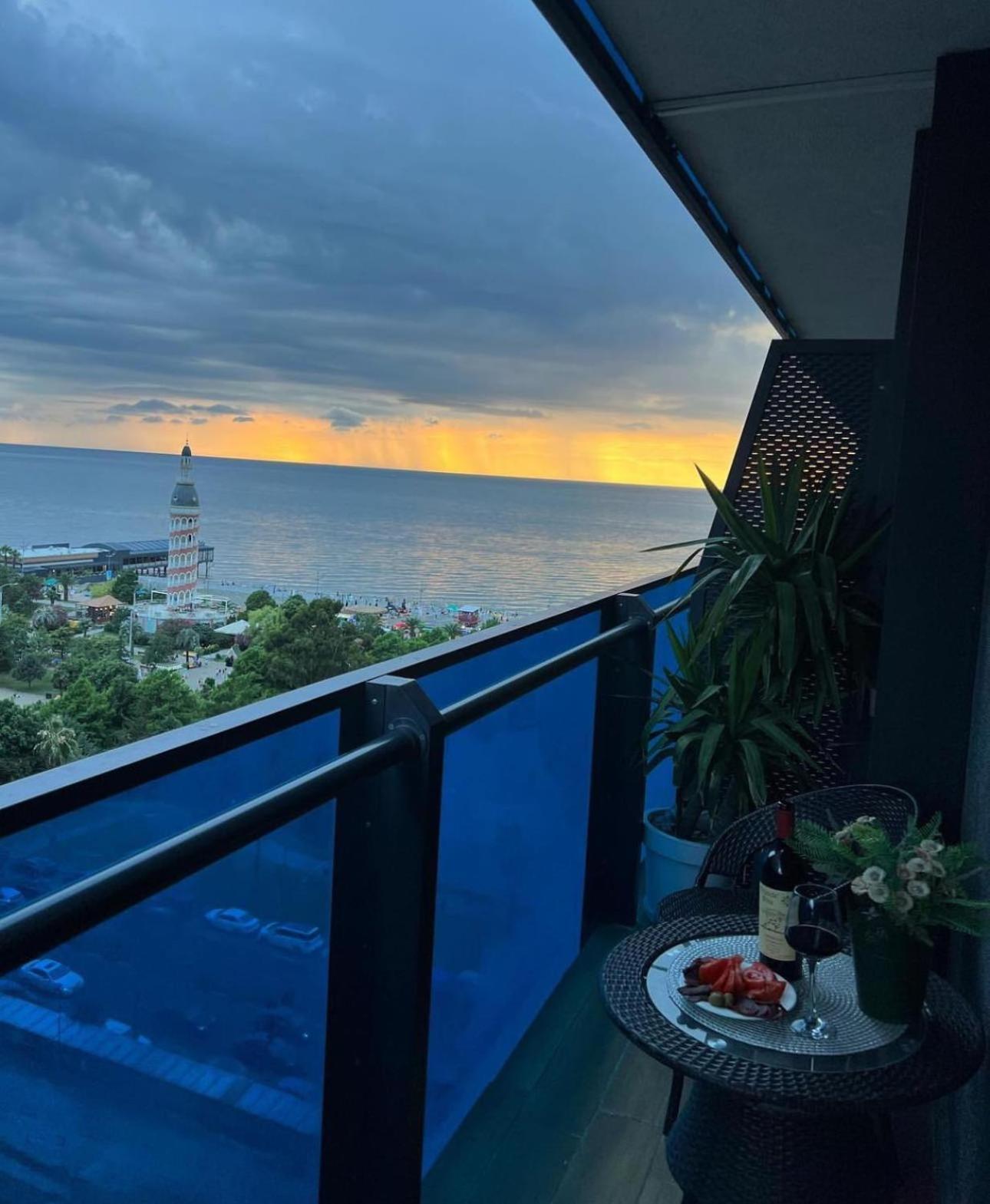 Luxury Panorama Sea View Apartment & Central Batumi Exteriér fotografie