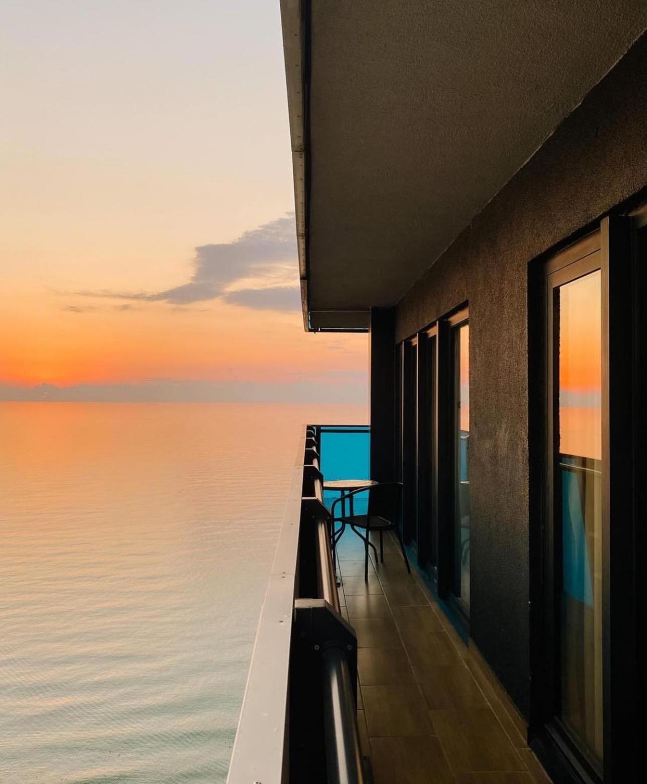 Luxury Panorama Sea View Apartment & Central Batumi Exteriér fotografie